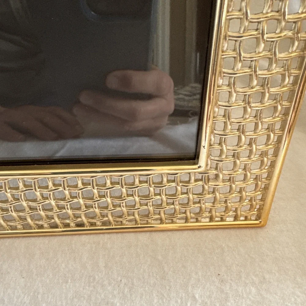 Decorative Picture Frame Gold Tone Basket Weave 3D Effect Table Top For 5x7 Size